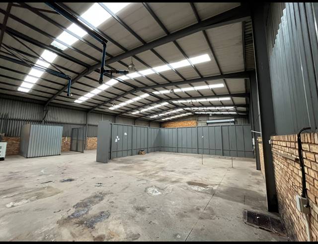 680M² WAREHOUSE FOR SALE IN VULCANIA